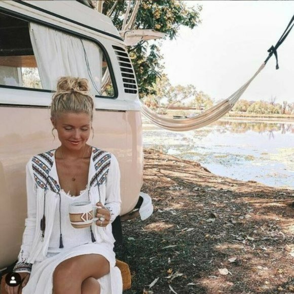 TIGERLILY Seba White Shell Embroidered Light Jacket - Picture 3 of 11